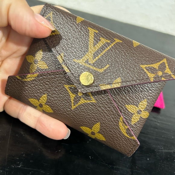 Louis Vuitton Small Kirigami - Picture 16 of 16